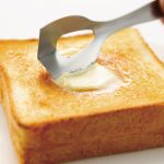 固いバターもすんなり塗れる!おすすめバターナイフを5つ紹介!